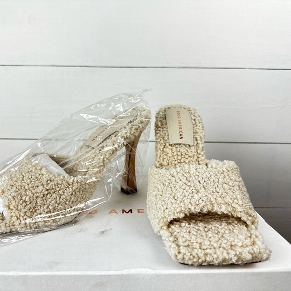 Good American Shoes - NIB Good American Standout Sherpa Mule Faux Fur Cream size 8.5